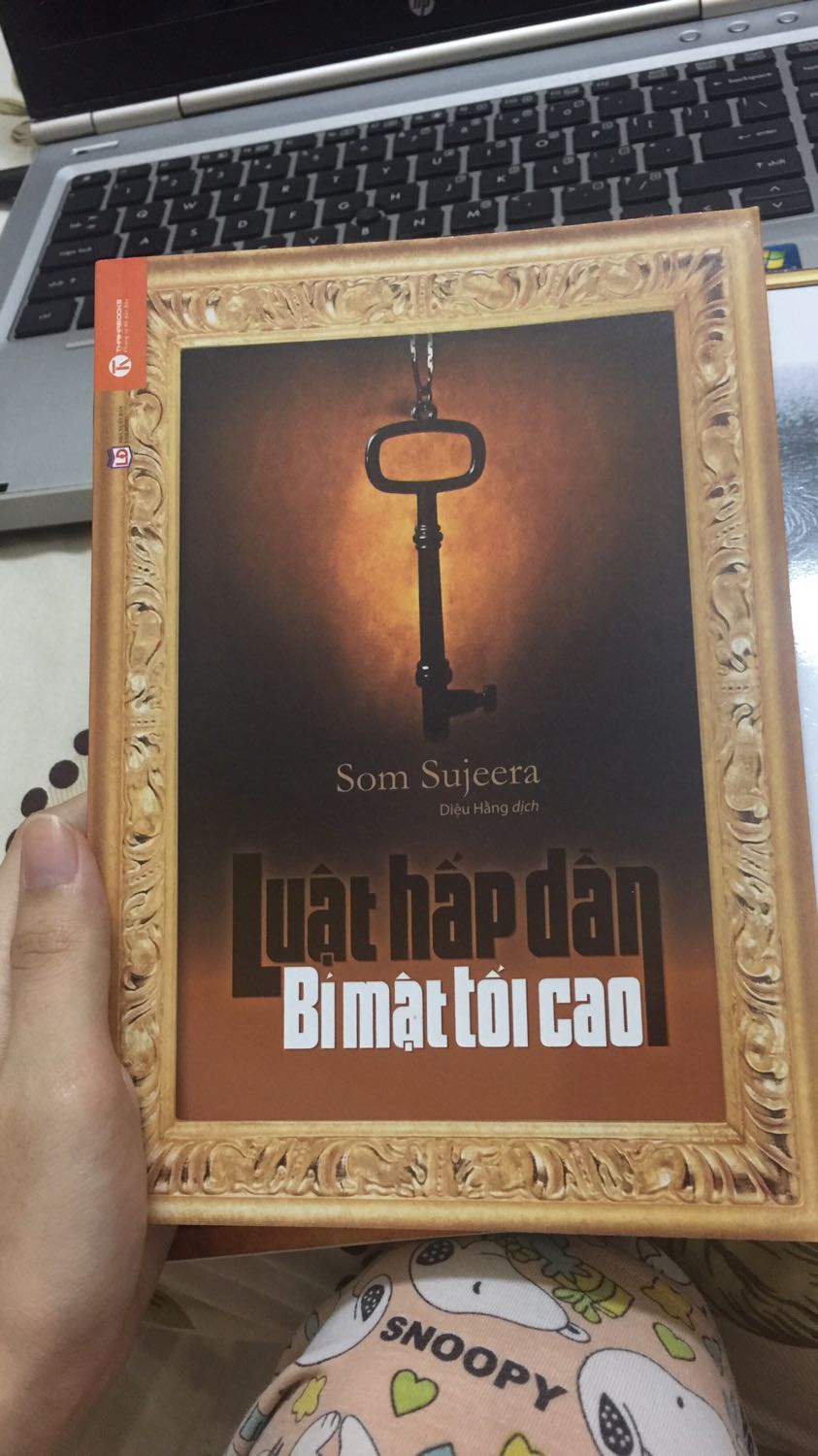 Mua sách bên tiki lúc nào mình cũng yên tâm hết rồi, sách mới k bị nhăn hay bị dơ gì cả, nhưng kì này mik k thích thái độ giao hàng bên tiki mình đã ghi trên địa chỉ cần giao mà vẫn gọi là nhận hàng đc ở đâu? Câu đầu tiên là hỏi z r thái độ khó chịu nên mình k thích chỉ muốn góp ý cho dịch vụ tiki tốt hơn thôi, lúc trc có chị giao hàng cho mình rất dễ thương