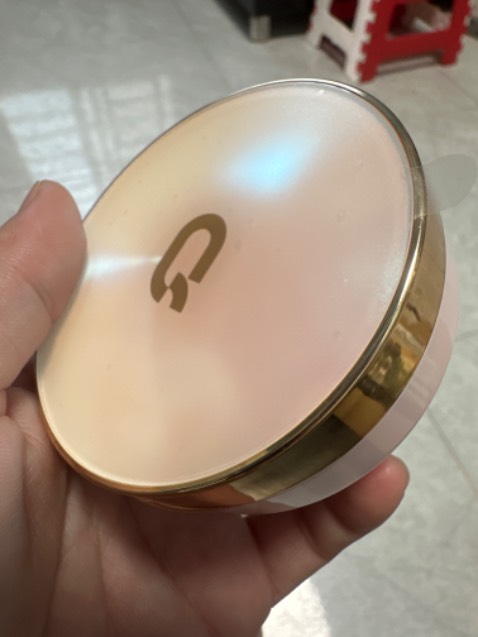 Lâu trôi, dùng 1 lượng nhỏ da mặt có thể sáng hẳn. Không nhờn,mình rất thích