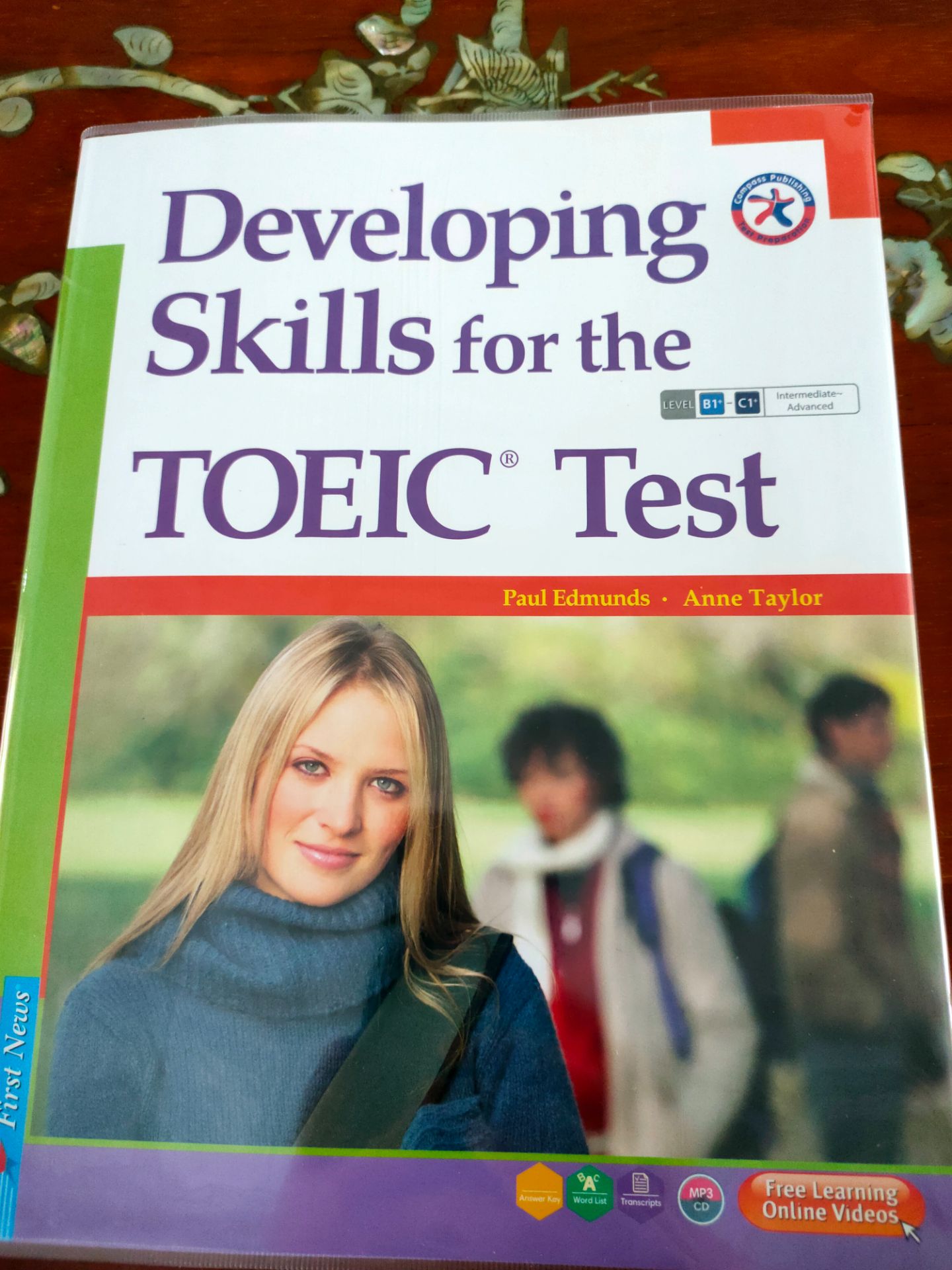 Giao hàng cực nhanh trong 24h, nhìn chung sách mới, sạch đẹp, nội dụng thì khỏi chê.