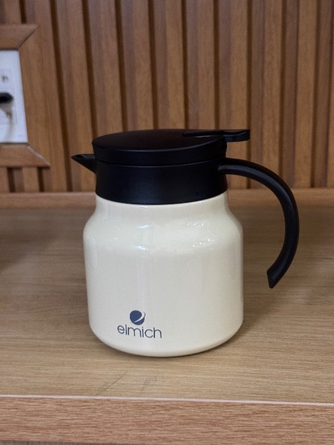 Đã thử đổ nước nóng vào, thời gian giử nhiệt đạt rất lâu (gần 24h)
Mẫu mã đẹp, tinh tế, gọn gàng và là hàng chính hãng. 
Nếu bạn có nhu cầu bình ủ trà giữ nóng nên mua ngay sản phẩm náy vì giá cả rất hợp lý mà chất lượng tuyệt vời.