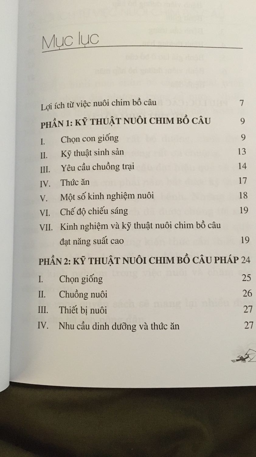 Về sách khá đầy đủ thông tin, tuy nhiên ít hình ảnh minh hoa ví dụ như so sánh chim cái chim đực, mô hình minh họa chuồng tổ đẻ...Mong rằng trong các lần tái bản sau tác giả có thể bổ sung thêm giúp người đọc có thể trực quan hơn!