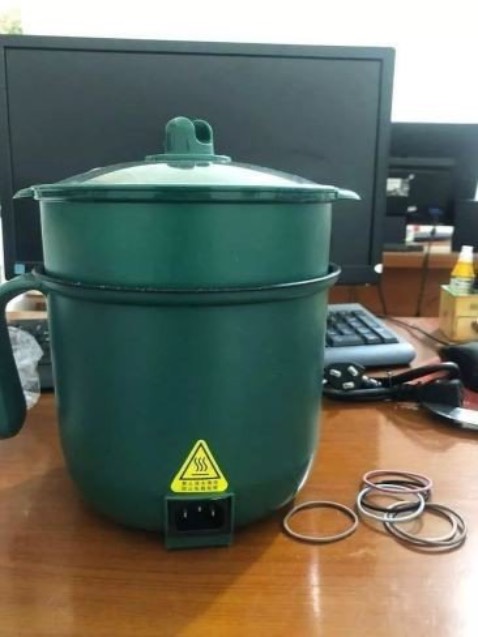 Nồi xinh lắm ạ, nóng nhanh, cute xỉu, nên mua nha mn ơi vì nó rất tiện. Màu xanh rêu, nồi bé bé xinh xinh, ăn 1-2 người ok. có thể lẩu, hấp, chiên rán ok vì cũng ko dính nồi. chỉ có điều vệ sinh thì hơi khó, nên rửa cẩn thận ạ! tôi chấm 9.5 điểm nhé!