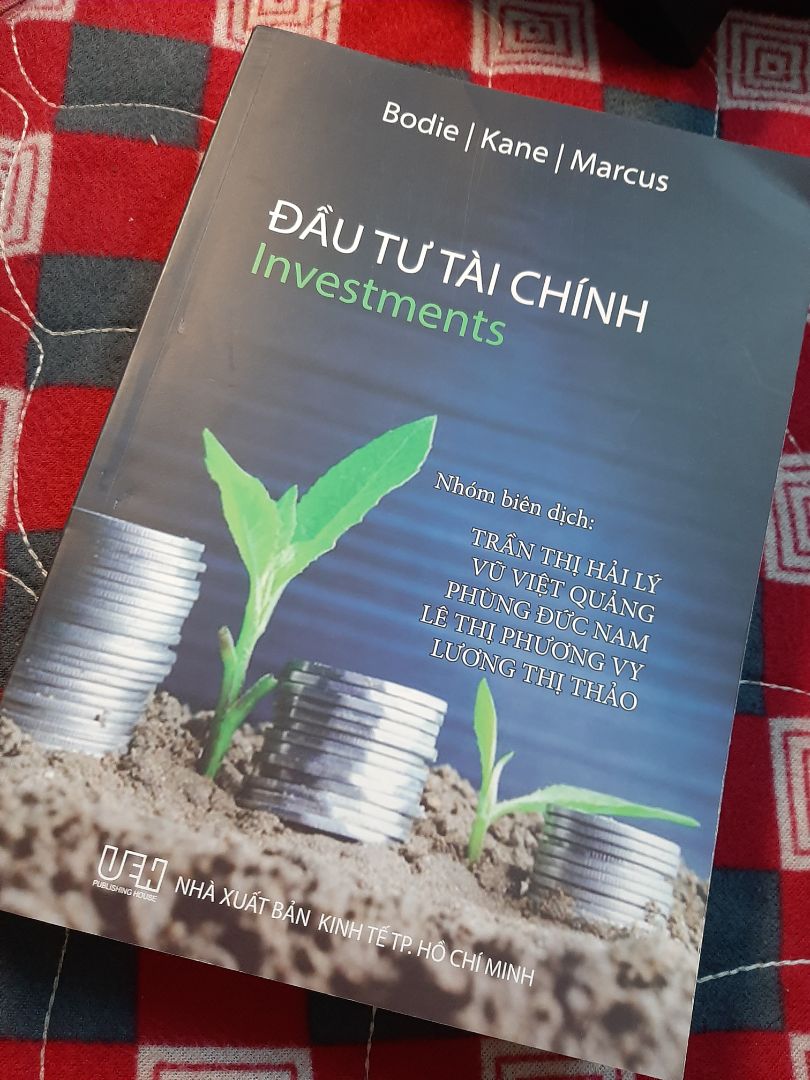 chất lượng sách tốt nhưng lần đầu mk mua tiki mà giao hàng tệ như thế này luôn . mọi người nhìn hộp đựng là biết ?. sách dày và nặng , chất lượng giấy tốt