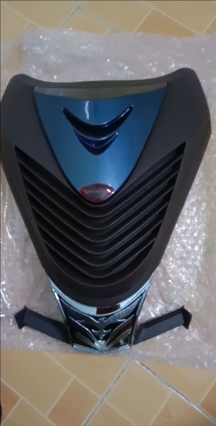 xe e mau đỏ đô nâu ,doi jum e mat na cung mau dc ko vay