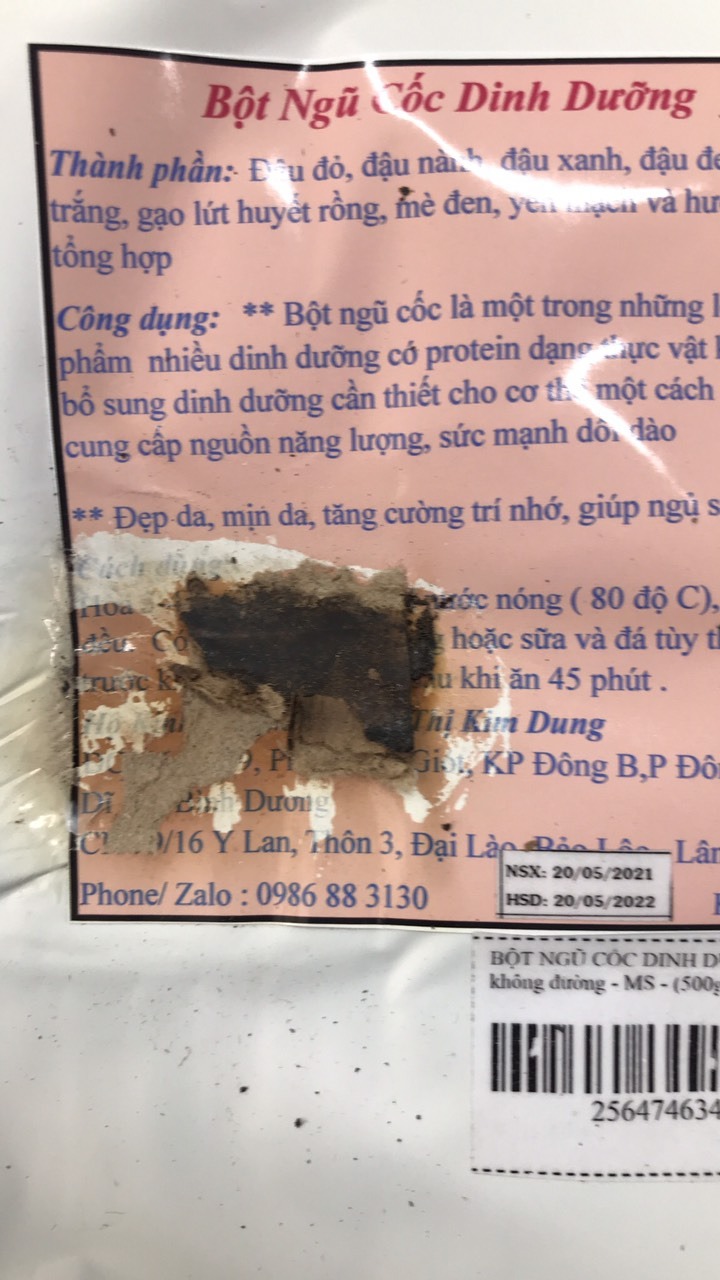 Đóng gói: túi kín, hút ẩm tốt, có thể cải tiến đóng gói thêm một gói silica gel để hút ẩm hoặc cho thêm một cây muỗng thì tốt hơn.

Chất lượng: bột mịn, thơm mùi của đậu, mình xúc một muỗng bỏ vào miệng ăn thì cảm nhận được vị ngọt tự nhiên, thơm và độ béo của đâu. Không thêm đường như mô tả, mình bản thân không thích  đường. Cho 5 sao. 

Vận chuyển: Mình mua hai gói ~ 1kg, không biết vì lí do gì mà thùng tiki bị cháy, cháy vào luôn cả túi, tuy nhiên chất lượng bột không bị ảnh hưởng. Mình mua về đổ vào thùng lớn, không có muỗng nên mình sử dụng muỗng của bột whey [1 muỗng ~33g~1 serving]. Nếu được  Shop cập nhật luôn thành phần dinh dưỡng thì hoàn hảo. 

Giá tầm này thì quá tốt, sẽ quay lại ủng hộ Shop. 
Cảm ơn Shop MS, Tiki và the Best. Thân!