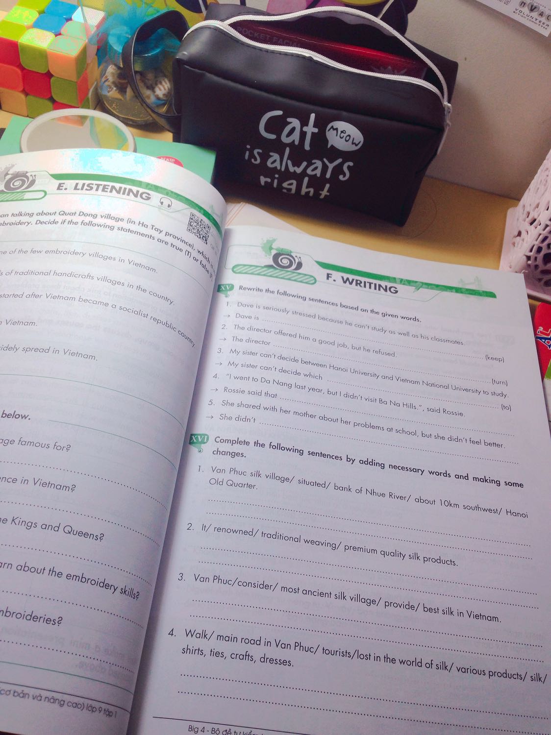 Sách to hơn mình nghĩ . Có đầy đủ cái bài tập , tuy nhiên sách hơi ít trang .! Nhưg cũg rất bổ ít . Ns chug là nên mua mn nhá