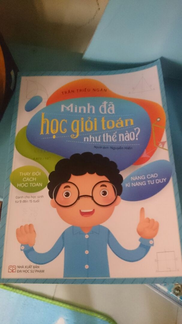 Shop giao hàng rất nhanh, sách được đóng gói trong hộp cẩn thận.