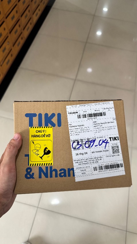 Hàng giao siêu tốc 2h nên k bàn về vấn đề ship nữa, đóng gói kỹ, hàng đẹp, nghe hay nha 
Đáng trải nghiệm ở mức giá này