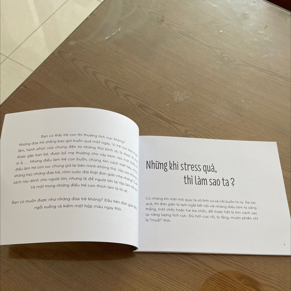 một cuốn sách tô màu quá dễ thương dành cho những ai muốn thư giãn, vượt qua sự chán nản nè