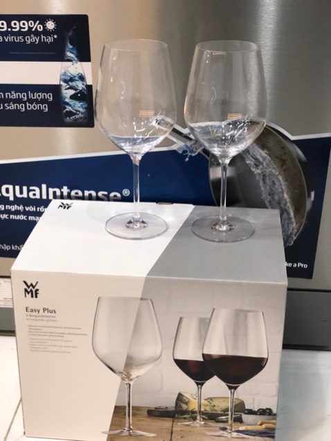 Ly trong, sáng bóng, miệng mỏng, giá tương xứng với chất lượng. Rất hài lòng