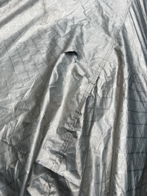 Chất lượng ko tốt
Sau 2 tháng sử dụng, tháo ra - phủ lại 3 lần; đã rạn nứt và rách.
Mặc dù kéo rất nhẹ tay.