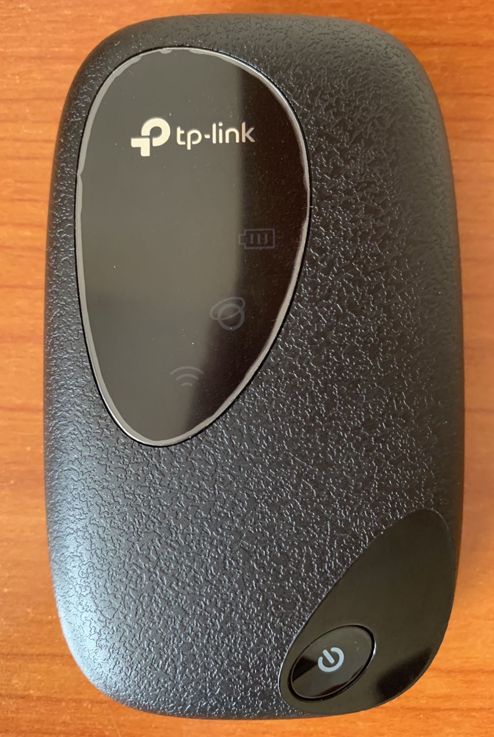 Hàng giao nhanh, nguyên seal, lắp sim vào là xài nói chung cài đặt đơn giản. Thời gian sử dụng cũng tầm 8h như hãng nói. Giá hợp lý không quá mắc trong khi tốc độ vẫn nhanh. Tuy nhiên tháo pin thì cắm sạc không xài dc nhé anh em. Xài chai pin thì mua pin khác thay. Hàng giao nhanh, nguyên seal, lắp sim vào là xài nói chung cài đặt đơn giản. Thời gian sử dụng cũng tầm 8h như hãng nói. Giá hợp lý không quá mắc trong khi tốc độ vẫn nhanh. Tuy nhiên tháo pin thì cắm sạc không xài dc nhé anh em. Xài chai pin thì mua pin khác thay.