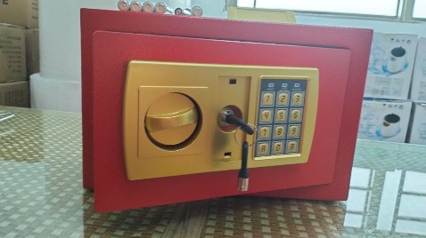 Két đẹp lắm nha mn, ở ngoài nhìn sang xịn lắm luôn!!! két to đựng giấy tờ, sổ đỏ thoải mái, mình mua về mẹ mình thích quá lại mua thêm 1c nữa tặng cho mẹ. cảm ơn shop đã tư vấn nhiệt tình nhé!