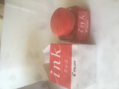 Hàng đóng gói cẩn thận, mầu mực tốt, không cặn, khi viết nét mực ra đều