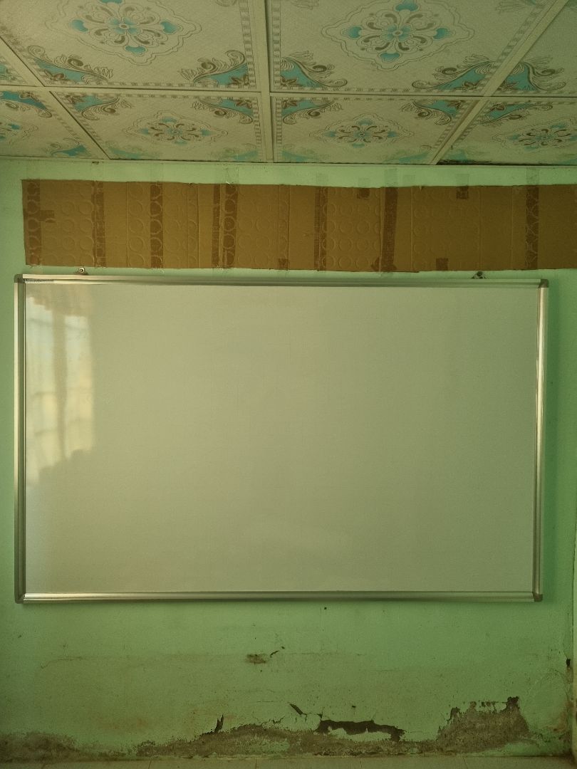 mng nhớ tháo lớp màn dán trên bảng xuống nhe, chứ kp là lau k ra đâu, bảng rất đẹp và tốt