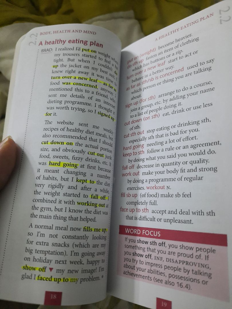 quyển này hay đó, nhưng hơi mắc huhu, hơi mỏng so với tưởng tượng nữa