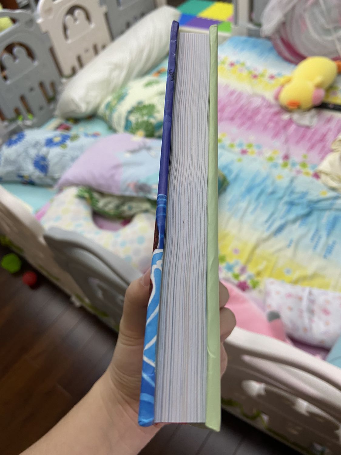 Sách dày dặn chắc tay. Nội dung mình chưa đọc kỹ nhưng hình ảnh in đẹp và cỡ chữ đủ lớn.