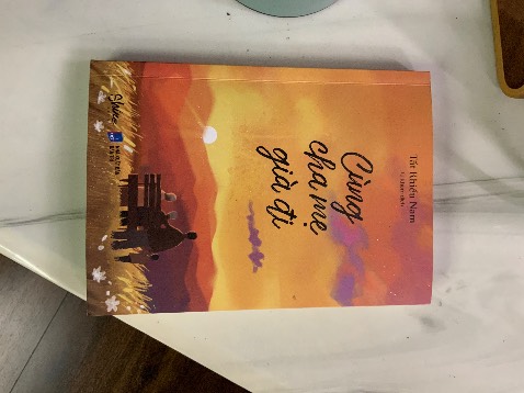 Đọc cảm động, hiểu mình hơn.
Giọng văn mềm mại, nhẹ nhàng.