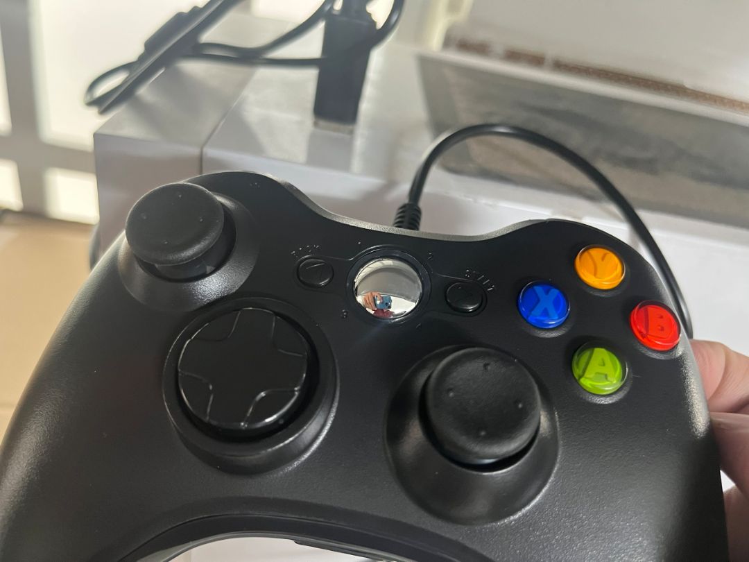 tay cầm chắc chắn, cầm rất đầm tay.
mình thích thiết kế nút bấm và con quay ntn hơn là con tay cầm ps4.
hàng rung khí thế khi đá Fifa, đúng như quảng cáo, cho 10sao tay cầm chắc chắn, cầm rất đầm tay.
mình thích thiết kế nút bấm và con quay ntn hơn là con tay cầm ps4.
hàng rung khí thế khi đá Fifa, đúng như quảng cáo, cho 10sao