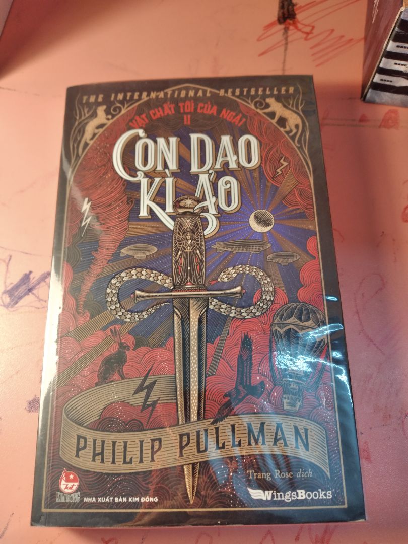 Sách rất đẹp, bìa nhìn mê luôn . Giao hàng nhanh, đóng gói cẩn thận. Mua được lúc giá sales nên rất hài lòng