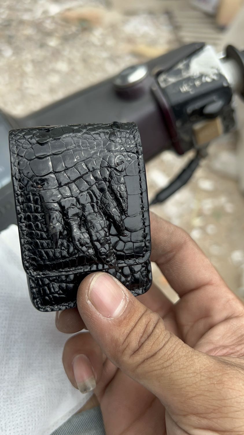 Sảm phẩm rất đẹp và sắc xảo, nên mua lắm nha các bác