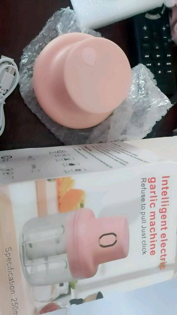 Xịn xò nhaa!!.Máy nhỏ nhắn,lực xay khá mạnh,mình mua để xay đổ ăn dặm cho con.Shop chăm sóc khách hàng nhiệt tình,giao hàng siuu nhanhhh ♥️♥️