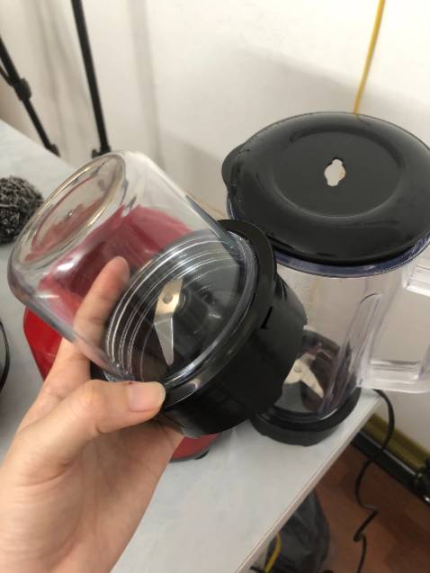 máy say tốt, không gây tiếng ồn quá lớn, thích lắm luôn, có 2 cối nên rất tiện lợi, từ ngày mua máy mình chăm uống nước hoa quả lắm nè