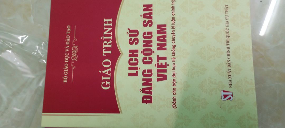 Sách đẹp giao hàng hơi lâu 1 xíu