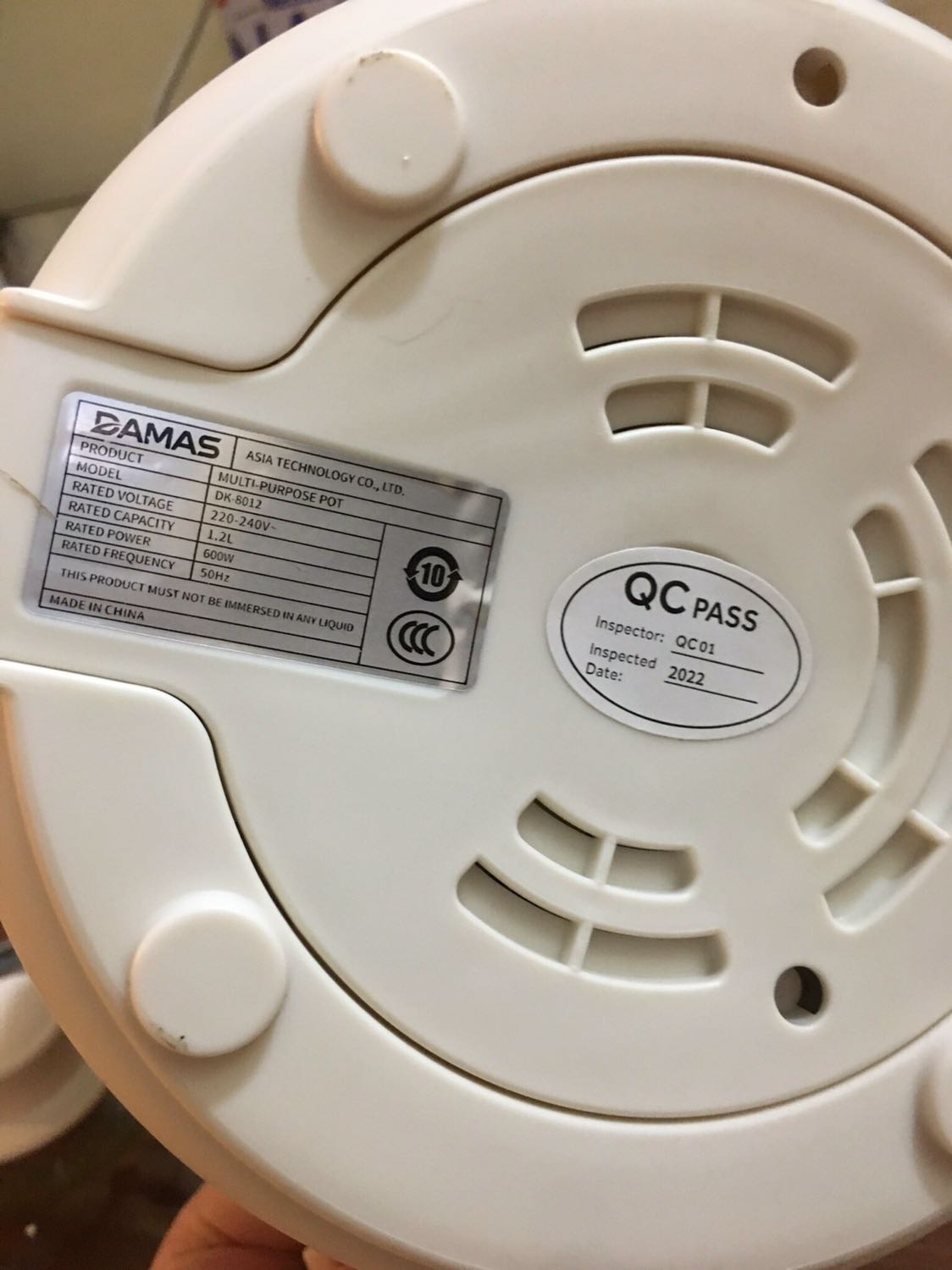 Sản phẩm nhỏ gọn đẹp, giá tiền hợp lý, lòng nồi là inox không gỉ bóng loáng, thiết kế tuy đơn giản nhưng tỉ mỉ sang trọng ko màu mè như các hãng khác. Trước khi đặt cũng tham khảo rất nhiều hãng nhưng tình cờ thấy được sản phẩm này của hãng, cũng hơi lăn tăn vì sản phẩm thấy mới đăng bán nhưng đọc mô tả sản phẩm thấy phù hợp với nhu cầu của mình và hơn nữa là giá thành tương đối ổn so với mặt bằng chung lại còn được bảo hành 12 tháng lận nên rất là yên tâm luôn. Khi nhận hàng thì thấy rất ưng ý vì đẹp hơn mình nghĩ ^^ *** nồi còn có tem bạc chống hàng giả rất uy tín luôn