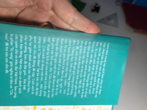 nội dung sách hay. hình ảnh đẹp.
 điểm trừ duy nhất là đợt này dịch vụ bookcare bọc sách quá chán luôn. cầm nhẹ đã bung, bìa platic cắt và dính siêu mớm