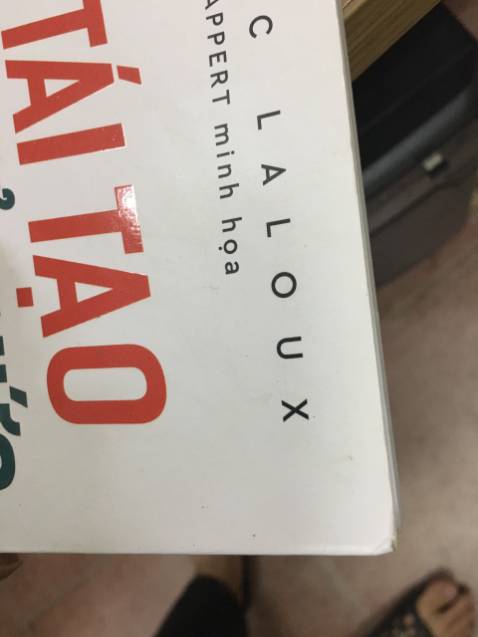 Bìa mốc bẩn, nhìn như sách cũ