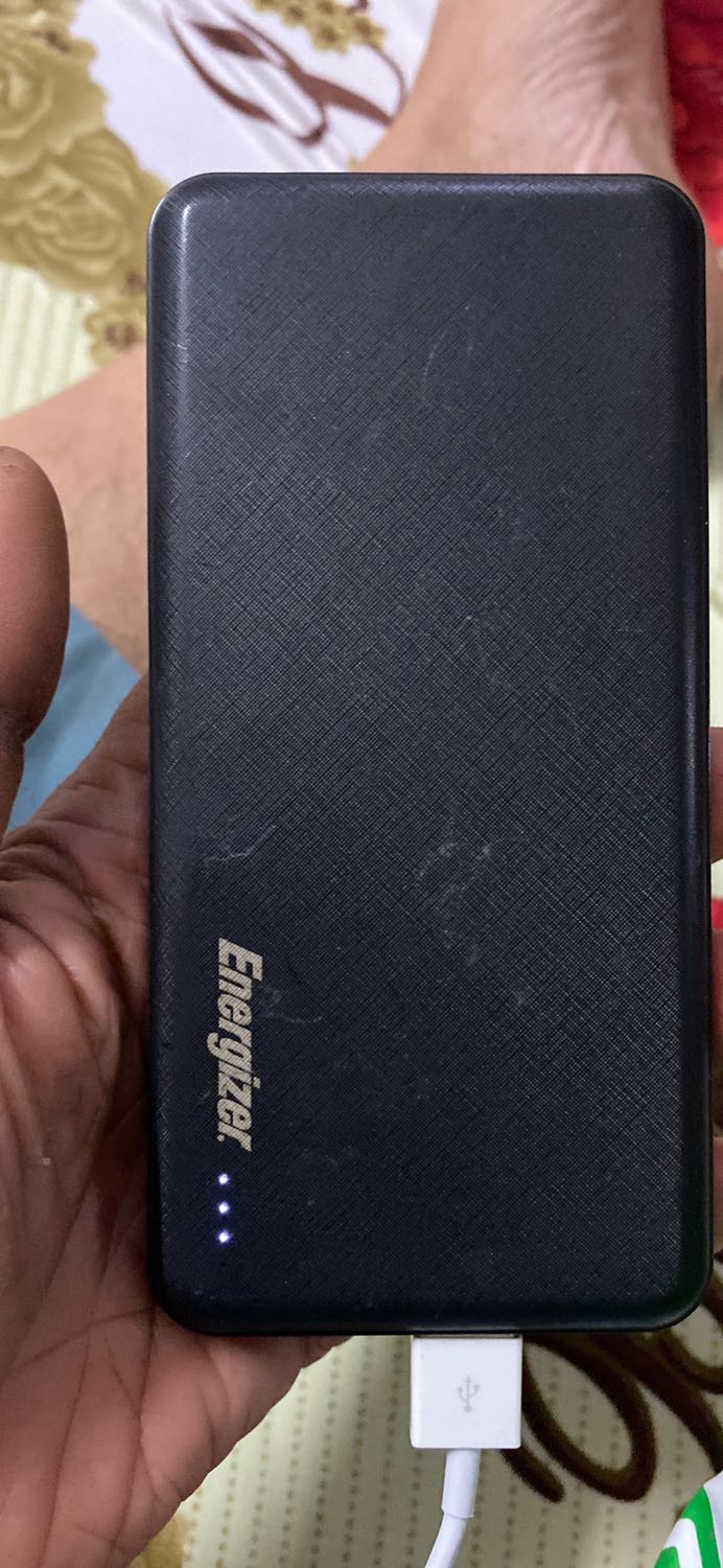 sản phẩm tôi mua về chưa sạc đc 1 cái đt nữa là hết vậy mà kêu hàng chính hảng là sao