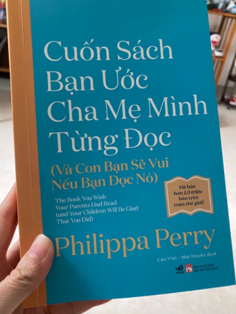 Một quyển sách hay, chủ đề nói về sự kết nối giữa cha mẹ và con cái. Quyển sách giúp mình thấu hiểu cảm xúc của con hơn, bao dung với những cơn giận của con. Sách cũng đề cập đến sự rạn nứt và hạn gần trong mối quan hệ giữa cha mẹ và con.