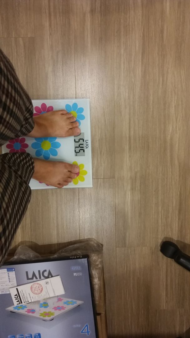 Cân số liệu không chính xác.Trong cùng 1 lúc mà cân ra 4 ,5 kết quả.Mình muốn trả lại hàng