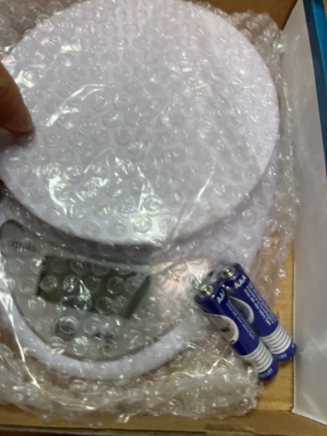 Sp Xấu, dơ… như hàng cũ tân trang hoặc bày bán lâu ngày! Ko đáng mua! Bộ tượng tứ khoing cũng vậy! Ko một cái hộp nào còn nguyên, ko rách chỗ này thì rách chỗ khác, tôi mua ở shop khác bằng giá nhưng nhận về đáng đồng tiền!