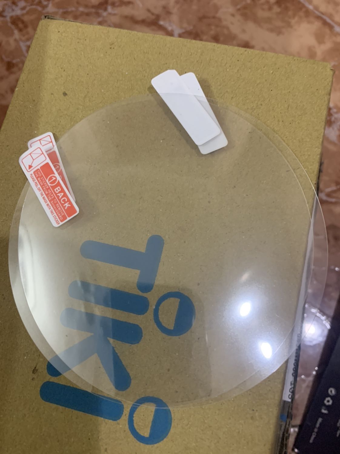 Thật khó đánh giá khi đặt hàng là loại hình oval như trên, nhưng khi nhận lại là 2 miếng dán hình tròn! Tuy chênh lệch về số tiền phải trả (đội lên) không nhiều, nhưng khó có thể hài lòng. Đã mua hàng qua Tiki nhiều lần, nhưng đây là lần đầu tiên thấy khá thất vọng. Thật khó đánh giá khi đặt hàng là loại hình oval như trên, nhưng khi nhận lại là 2 miếng dán hình tròn! Tuy chênh lệch về số tiền phải trả (đội lên) không nhiều, nhưng khó có thể hài lòng. Đã mua hàng qua Tiki nhiều lần, nhưng đây là lần đầu tiên thấy khá thất vọng.