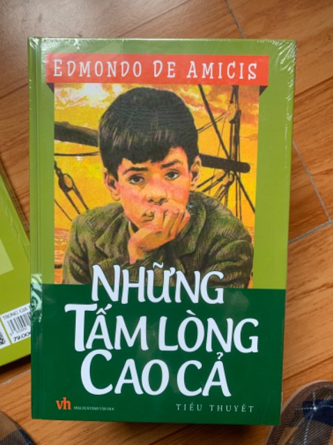 Giao hàng lâu nhưng sách nhẹ, rất mới, nguyên steal mình chưa dám bóc