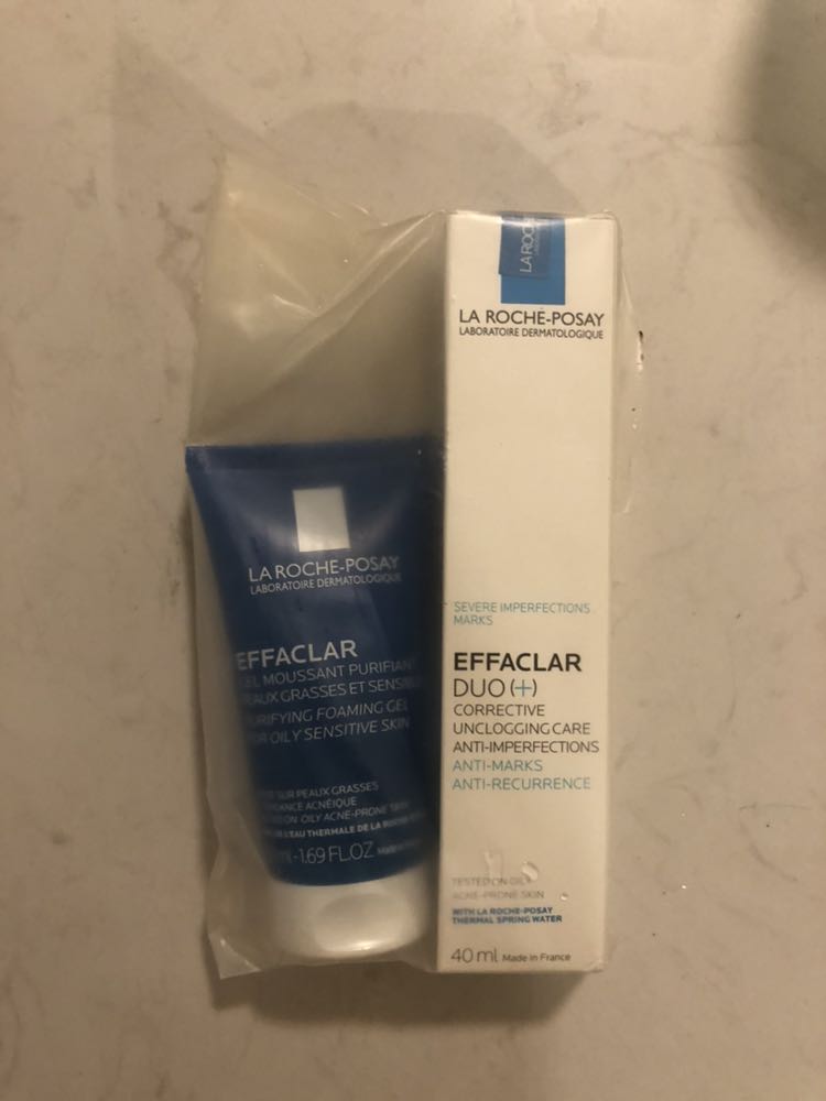 *** đảo. Lúc mình đặt hàng gồm 5 thứ có quà tặng đi kèm (event 11/5) mỗi thứ mà lúc nhận hàng lại nói mình ko chọn quà lúc đặt (bạn nào đặt hàng sẽ thấy 1 món hàng sẽ đi kèm 2 món quà mặc định chứ ko cần phải chọn gì cả). Đơn hàng cũng hơn 2 triệu, số tiền lớn với 1 đơn hàng từ trước tới giờ mình mua nhưng thất vọng về cách làm việc và giải quyết vấn đề của Tiki (lúc mình gọi lên tổng đài các bạn đã ngắt điện thoại để trao đổi bàn bạc với nhau chứ ko có 1 câu trả lời minh bạch ngay lập tức). Thà nói quà hết thì còn được, giờ mình đặt rồi lại nói mình k bỏ vào giỏ hàng là sao? Bao nhiêu món như hình khiến mình thật sự xót tiền. Mọi người cẩn thận nhé.