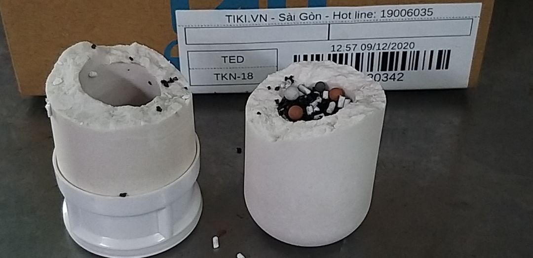 * Giao hàng nhanh, đóng gói kỹ
* Chất lượng sản phẩm quá tệ, vừa lắp vào thì gãy đôi.
* Cảm giác như bị *** đảo
* Mọi người cân nhắc khi quyết định mua  hàng này