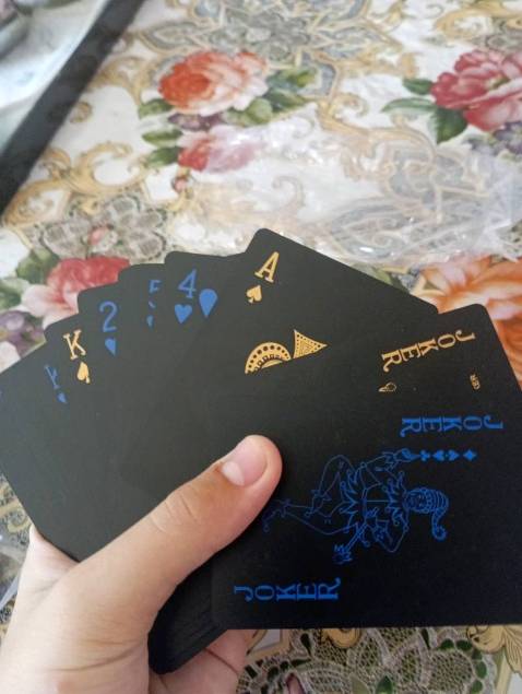 Sản phẩm tốt, đẹp. Số lượng đã đúng chưa biết chất lượng ra sao, shop phục vụ tốt, 5 sao nha😀 săn phẩm rất xịn xò - cầm thấy cứng cáp nhưng vẫn có độ dẻo nhất định, chơi bài giấy nhiều nó nhanh cũ lắm chơi bài này thoải mái không bị thấm nước nên dùng cũng rất ổn!! có thể để dưới nước ko bị làm sao!! 

cho 5 sao nhá