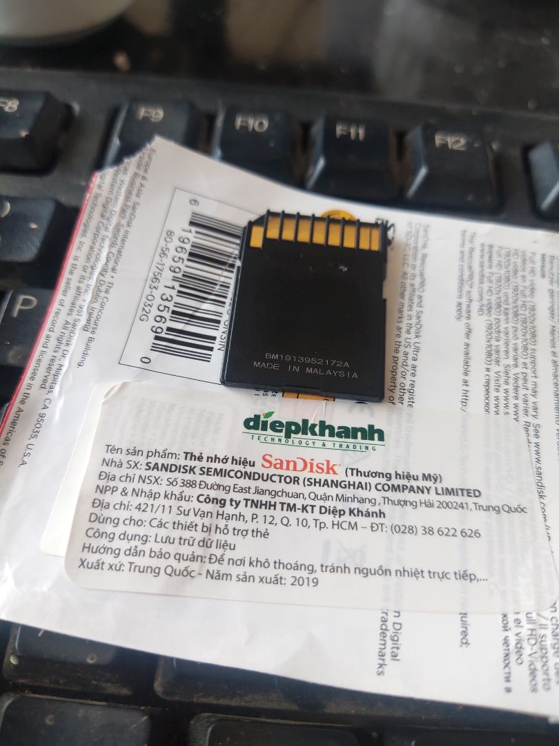thương hiệu Mỹ, xuất xứ Trung Quốc, Made in Malaysia, chịu không hiểu gì luôn...! chẳng lẽ cái thẻ nhớ này lại nhập lắp ráp? giao hàng thì rất là lâu.