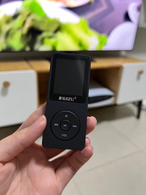 Máy ok nhưng ko bán kèm thẻ nhớ thì hơi bất tiện xíu.