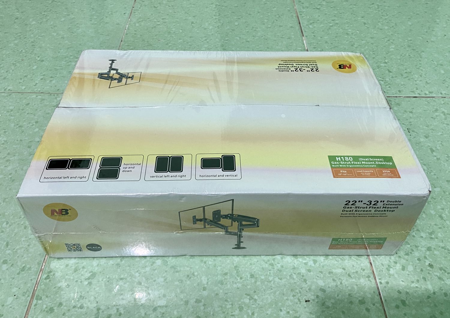 Đẩy đủ thành phần, dễ lắp. Gánh tốt 2 màn của mình (24 inch và 27 inch). Giá treo nặng, 2 màn nặng nữa nên phải cố định chân kỹ. Ai dùng bàn mặt yếu, làm từ gỗ công nghiệp thì nên cân nhắc.