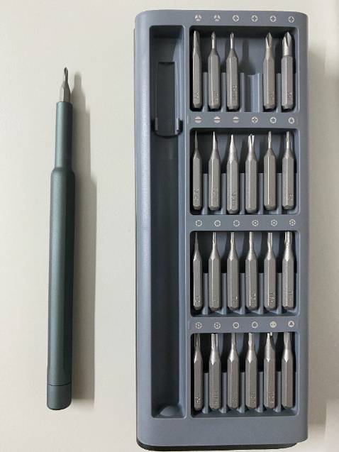 Đóng gói đẹp. Thông tin nhà nhập khẩu và sản phẩm rõ ràng. Vít dùng rất tốt, hy vọng sau một thời gian không bị rỉ, sét.