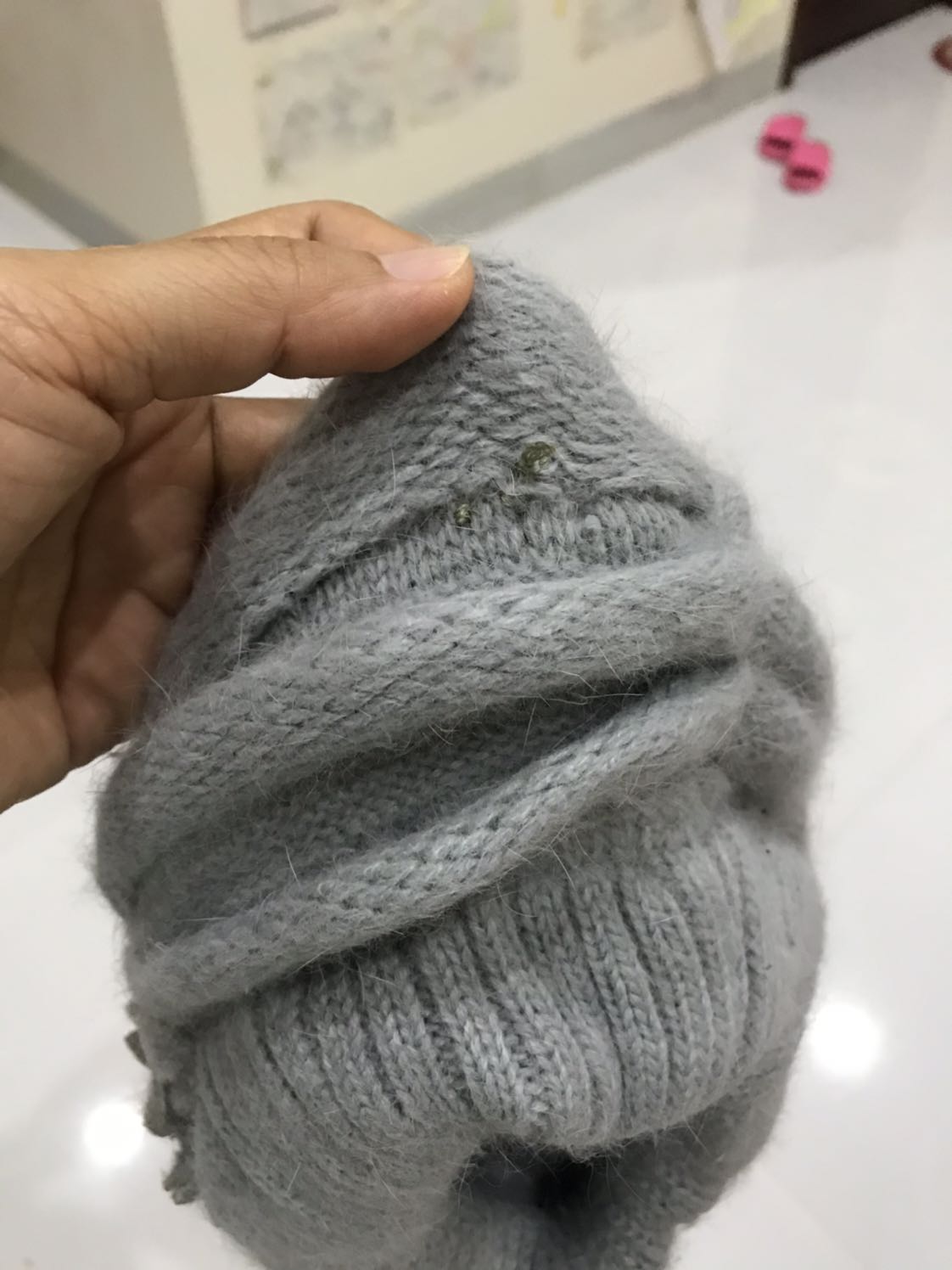 Giao hàng kh đúng mẫu, chất len tệ lắm, nhão , sút  chỉ đan , 
Sản phẩm kh hài lòng chút nào