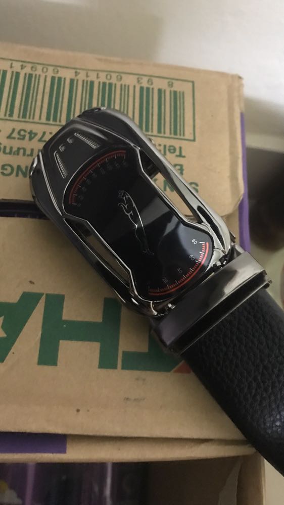 Thắt lưng chắc chắn, đầu khoá bóng đẹp, dây da ok. Sản phẩm tốt