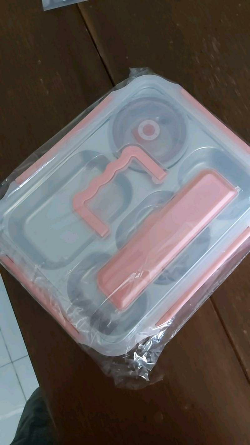 Sịn sò, dày dặn lắm nha, màu sắc đẹp, đầy đủ bát nhỏ, đũa, thìa. Shop gói hàng rất cẩn thận, có hộp đựng rồi vẫn bọc thêm lớp chống sốc. Giá lại rẻ hơn các shop khác. Sẽ ủng hộ shop lần sau