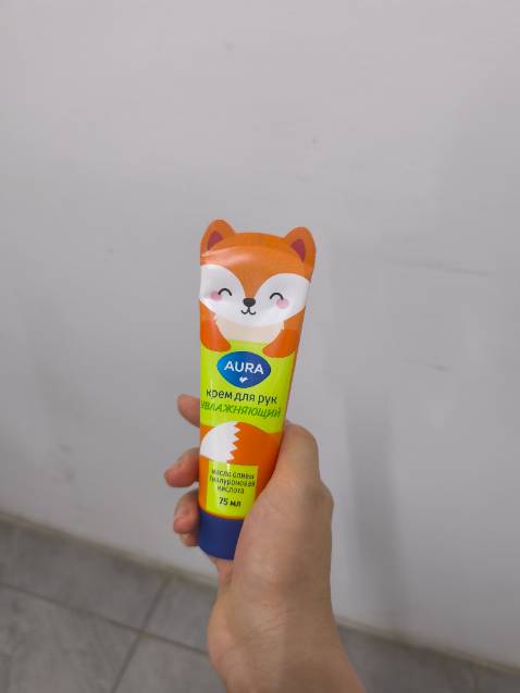 Thích lắm nha các babi, bôi vào tay siêu mềm mướt luôn, thơm mùi sữa bò, tay khô roong đó giặt đồ nhiều mà bôi mấy hôm đã cải thiện rồi, trời ơi tôi thích lắm lắm luôn ý, nên mua nha mọi người ơi