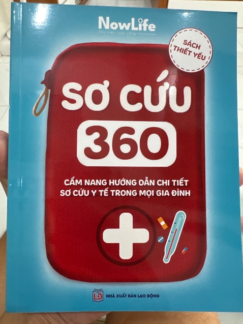 Sách đẹp, giấy bóng hơi chói mắt khi đọc
Giao hàng nhanh