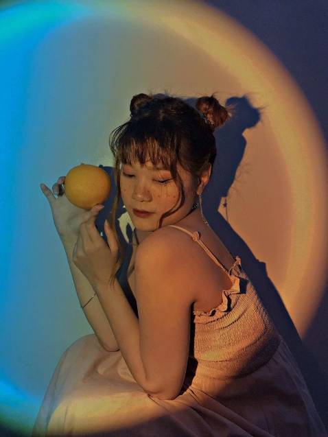 Khá đáng tiền luôn áaaaaa, lần đầu mình áp nhiều xu để mua hàng tới vậy (~77kxu, tiếc xỉu huhu) nhma xịn lắm á nhe, có nhiều màu, mình thử mix khùng điên mấy màu với nhau nữa, nhìn cũng zui zui. Cái thấu kính là mình mua riêng á nhe, nhma shop gói chung với đèn luôn. Nói chung quá xá ưng luôn á trùi